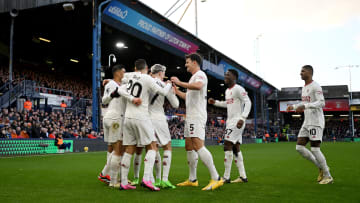 Luton Town v Manchester United - Premier League