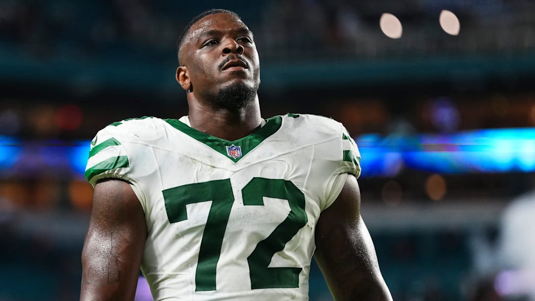 NY Jets defensive end Micheal Clemons