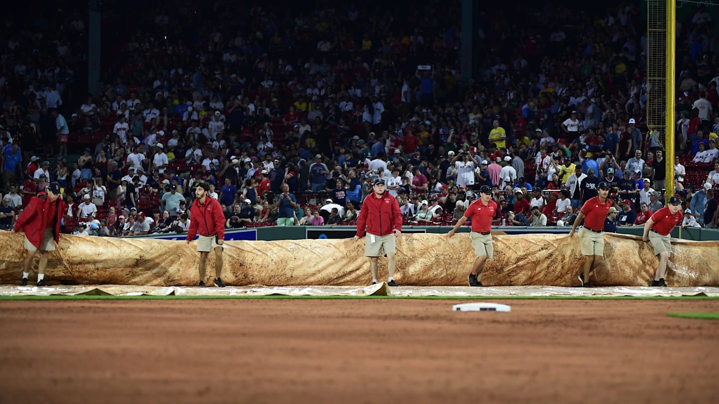 Rain Delays Cincinnati Reds-Chicago Cubs Series Finale at Great American Ball Park