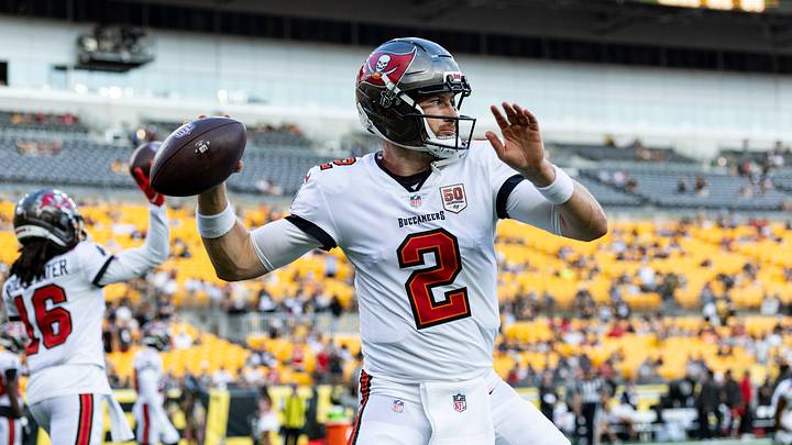 Kyle Trask and Teddy Bridgewater warming up. Tampa Bay Buccaneers v Pittsburgh Steelers - NFL Preseason 2025