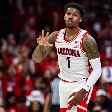 Arizona Wildcats guard Caleb Love (1).