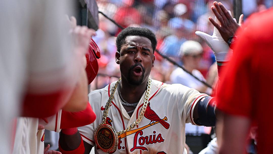 Jun 6, 2026; St. Louis, Missouri, USA; St. Louis Cardinals right fielder Jordan Walker (18) celebrates with teammates after hitting a solo home run against the Cincinnati Reds during the fifth inning at Busch Stadium. Mandatory Credit: Jeff Curry-Imagn Images