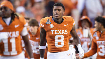 Dec 21, 2024; Austin, Texas, USA; Texas Longhorns tight end Amari Niblack (8) against the Clemson Tigers during the CFP National playoff first round at Darrell K Royal-Texas Memorial Stadium.