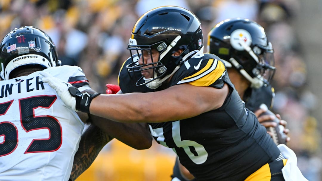 Pittsburgh Steelers offensive tackle Troy Fautanu
