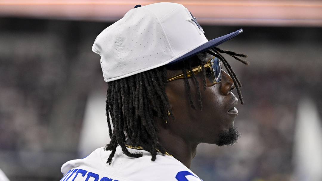 Dallas Cowboys linebacker DeMarvion Overshown