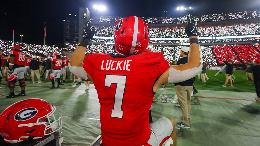 Nov 16, 2024; Athens, Georgia, USA; Georgia Bulldogs tight end Lawson Luckie (7) on the sideline against the Tennessee Volunteers in the fourth quarter at Sanford Stadium. Mandatory Credit: Brett Davis-Imagn Images Nov 16, 2024; Athens, Georgia, USA; Georgia Bulldogs tight end Lawson Luckie (7) on the sideline against the Tennessee Volunteers in the fourth quarter at Sanford Stadium. Mandatory Credit: Brett Davis-Imagn Images