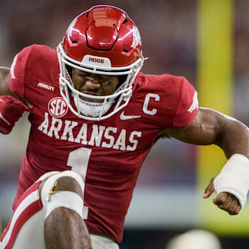 Arkansas Razorbacks defensive back Jalen Catalon (1) celebrates during the second half against the Texas A&M Aggies at AT&T Stadium in 2021.