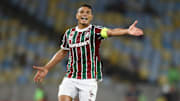 Thiago Silva se machucou contra o Grêmio