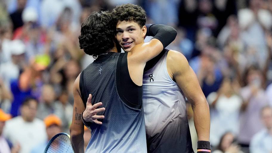 Ben Shelton defeated Carlos Alcaraz in an epic U.S. Open quarterfinal match. 