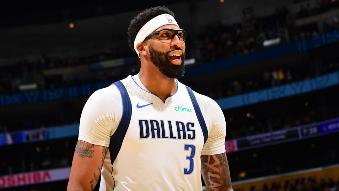 Dallas Mavericks v Los Angeles Lakers Dallas Mavericks v Los Angeles Lakers