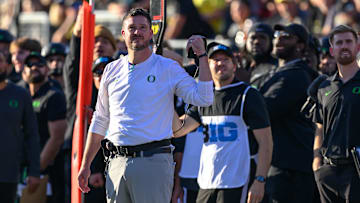 Oregon Ducks head coach Dan Lanning