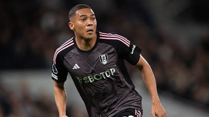 Carlos Vinícius ainda não tem o futuro definido após o fim da passagem pelo Fulham Carlos Vinícius ainda não tem o futuro definido após o fim da passagem pelo Fulham