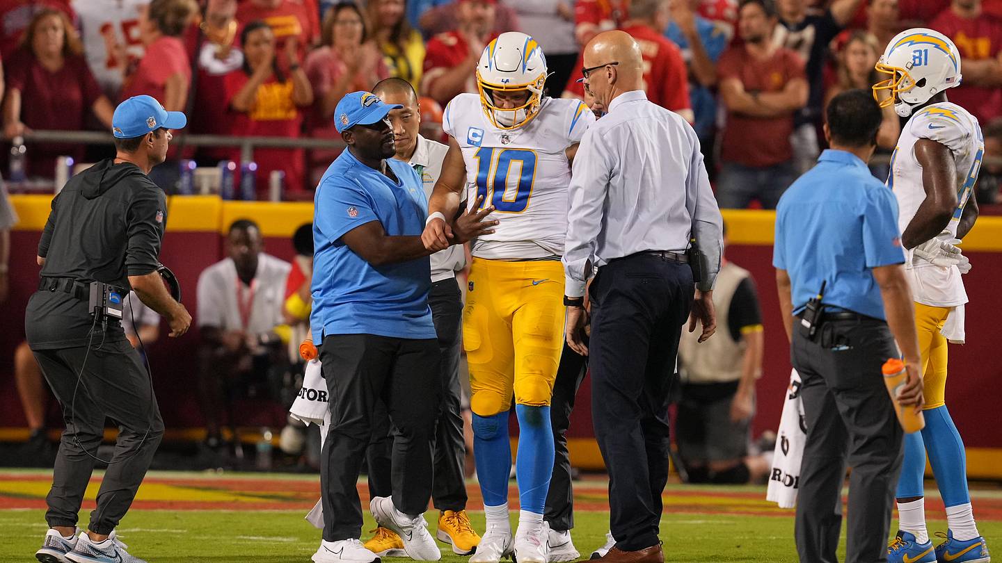 Justin Herbert Injury News Chase Daniel Announced As Chargers Starting QB justin-herbert-injury-news-chase-daniel-announced-as-chargers-starting-qb