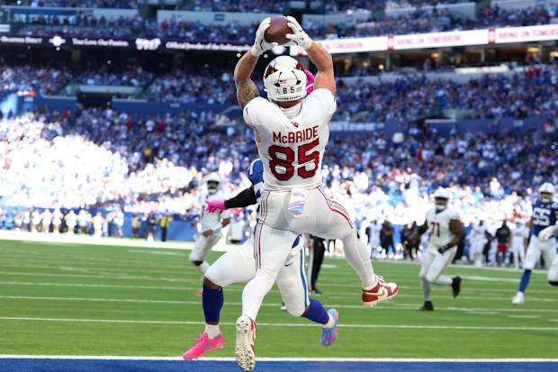 Arizona Cardinals tight end Trey McBride (85) makes a reception for a touchdown against the Indianapolis Colts.