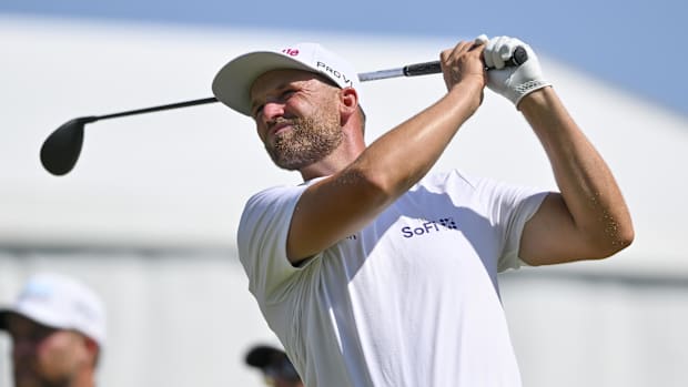 Wyndham Clark plays his shot from the 18th tee during the third round of the 2025 FedEx St. Jude Championship. 