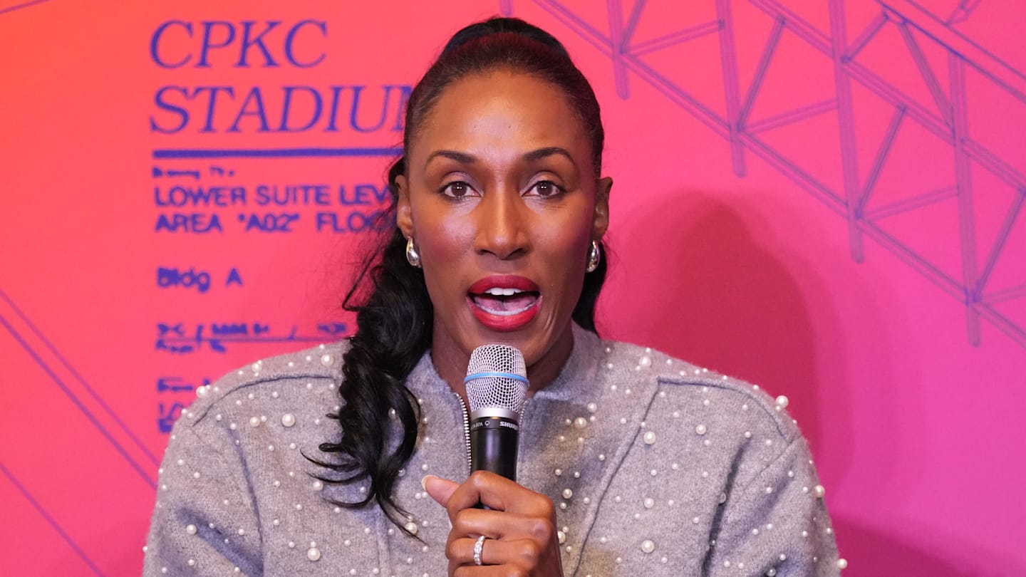 Paige Bueckers Leads Dallas Wings Amid Rookie Season Challenges