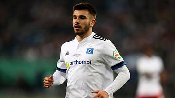 Kehrt nach fast vier Jahren Zwangspause in wenigen Tagen ins Mannschaftstraining zurück: HSV-Verteidiger Mario Vuskovic Kehrt nach fast vier Jahren Zwangspause in wenigen Tagen ins Mannschaftstraining zurück: HSV-Verteidiger Mario Vuskovic