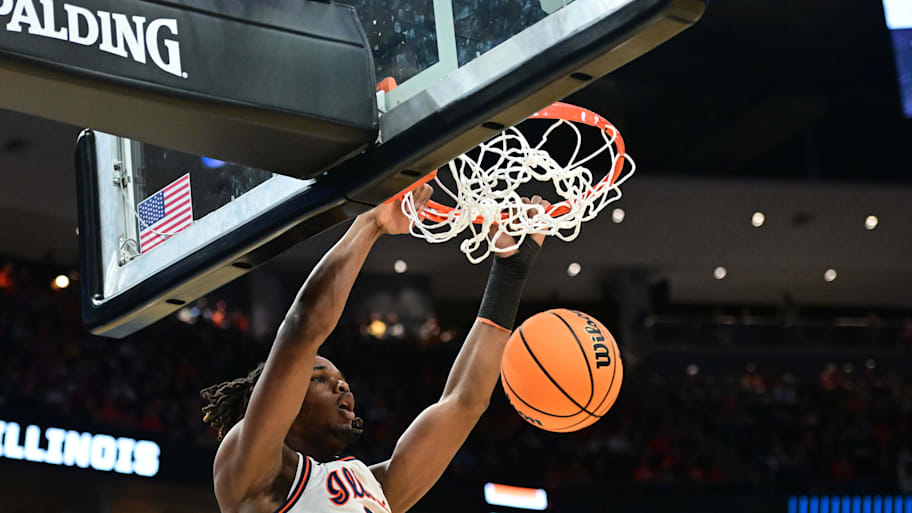 Illinois center Morez Johnson Jr. dunks the ball.