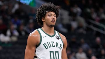 Detroit Pistons v Milwaukee Bucks