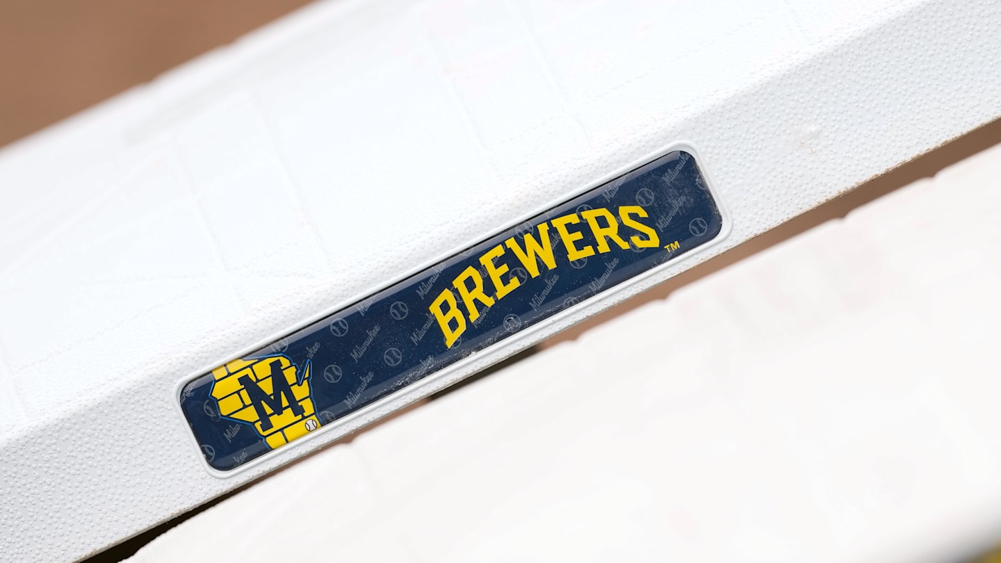 Brewers Face Potential Departures of Key Stars Woodruff, Peralta, Hoskins Amid Postseason Setback