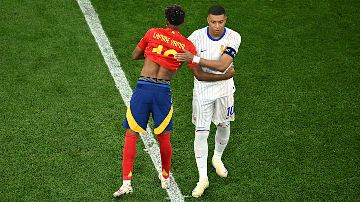 Lamine Yamal et Kylian Mbappé étaient encore opposés hier soir. Lamine Yamal et Kylian Mbappé étaient encore opposés hier soir.