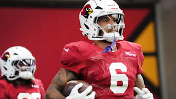 Arizona Cardinals running back James Conner (6)works out during the team's practice at State Farm Stadium on July 29, 2025.