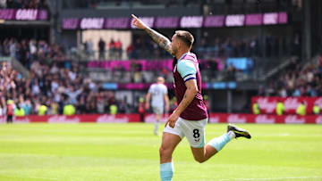 Burnley FC v Millwall FC - Sky Bet Championship