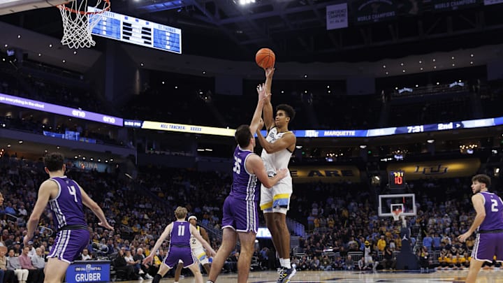 St. Thomas (MN) Tommies forward Carter Bjerke on defense
