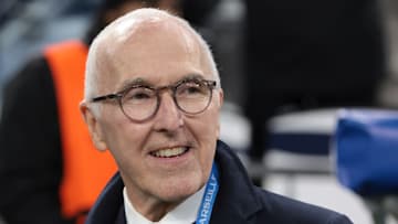 Frank McCourt pourrait encore mettre la main à la poche. Frank McCourt pourrait encore mettre la main à la poche.