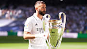 Benzema avec la Coupe aux grandes oreilles