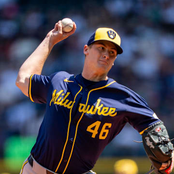 The Brewers are favored on the road on Monday.