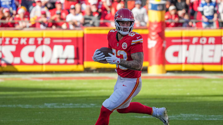 Nov 23, 2025; Kansas City, Missouri, USA; Kansas City Chiefs tight end Noah Gray (83) catches a pass against the Indianapolis Colts during the game at GEHA Field at Arrowhead Stadium. Mandatory Credit: Denny Medley-Imagn Images