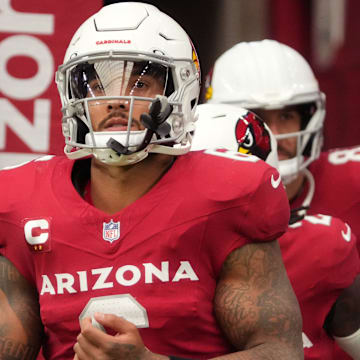 Arizona Cardinals running back James Conner (6) heads out on to the field before their game against the Dallas Cowboys at State Farm Stadium in Glendale on Set. 24, 2023.