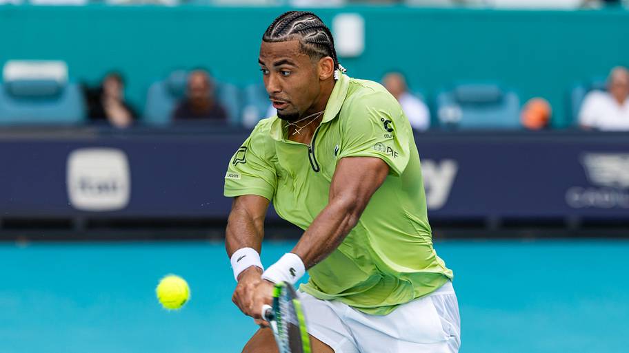 Arthur Fils retired from the Italian Open due to a hip injury. 