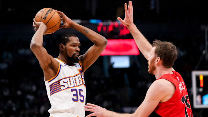 Phoenix Suns v Toronto Raptors