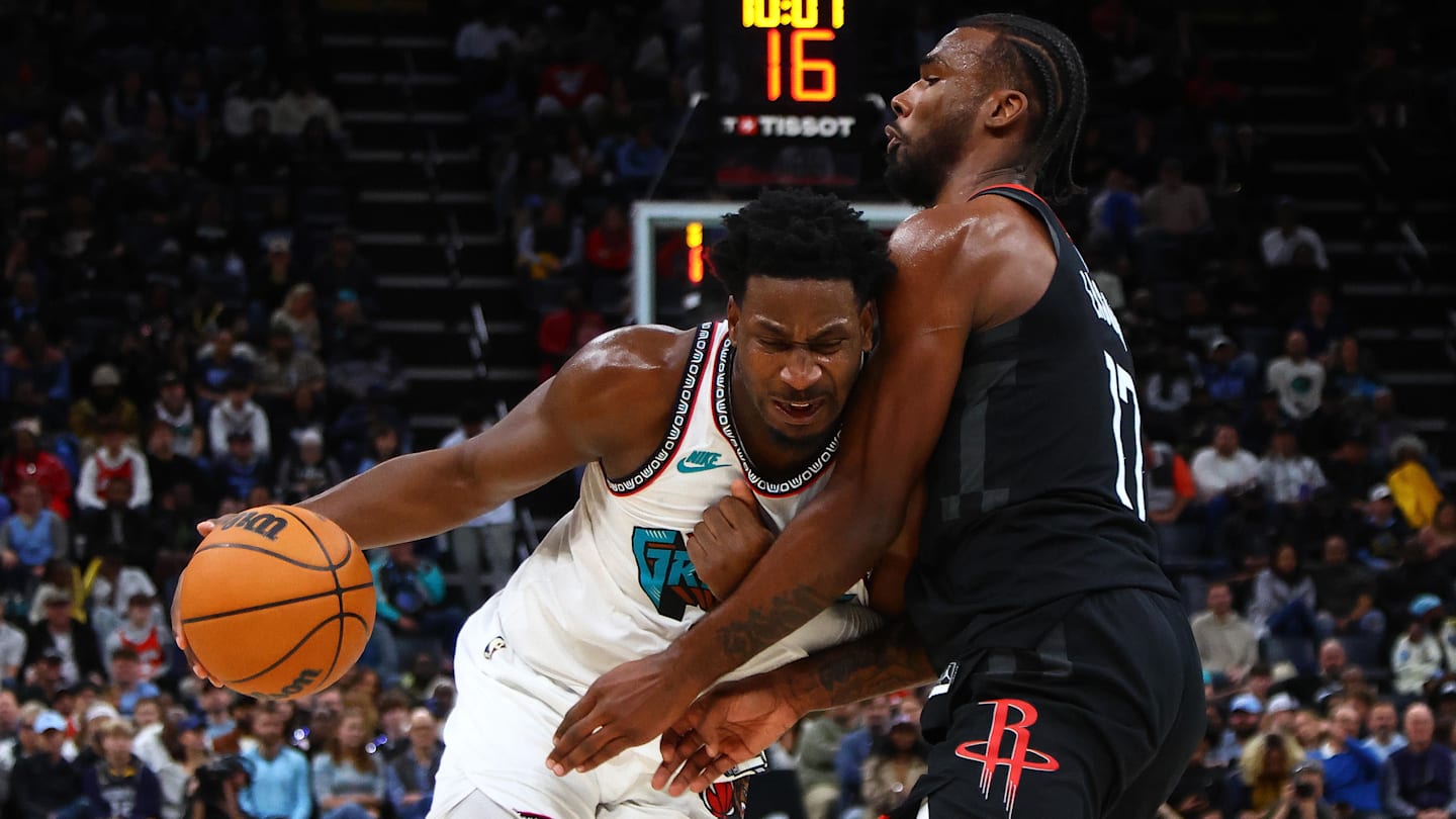 NBA Fans React Over Controversial Call in Rockets-Grizzlies