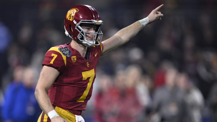 USC Trojans quarterback Miller Moss 