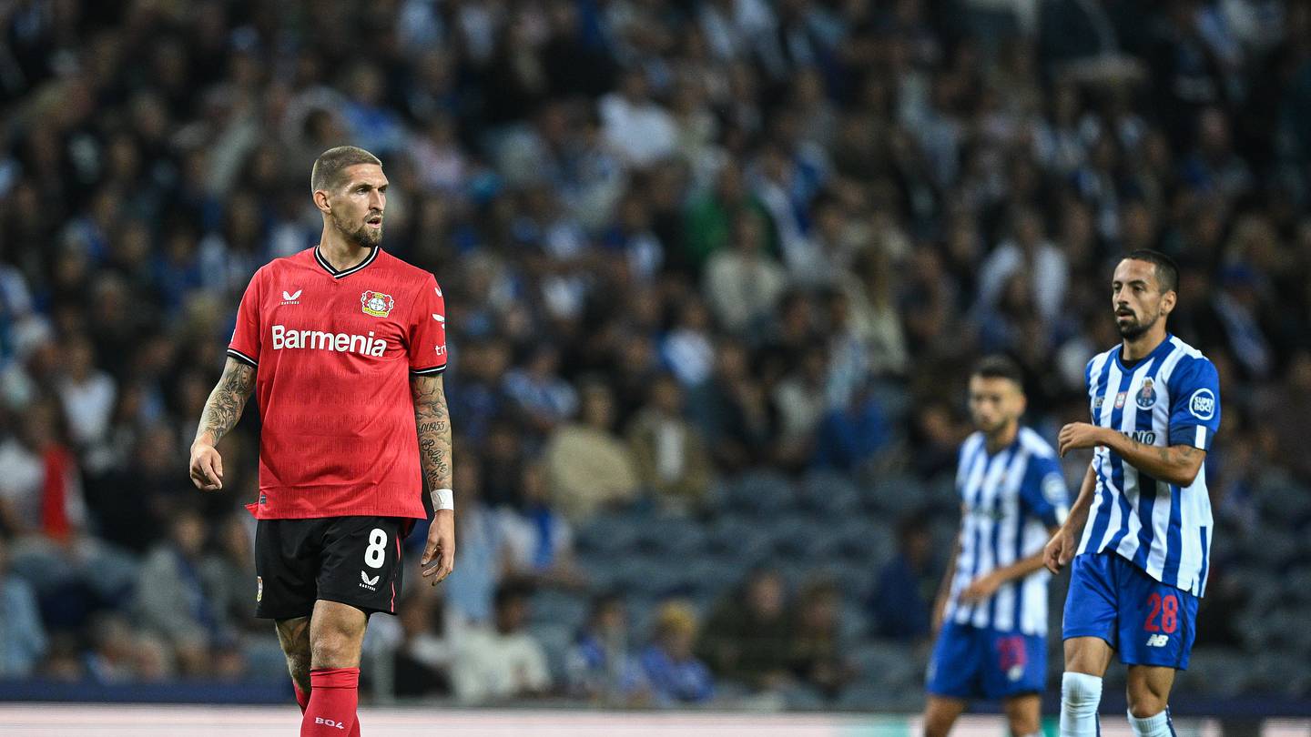 aufstellungen teilnehmer bayer leverkusen gegen 1 fc köln