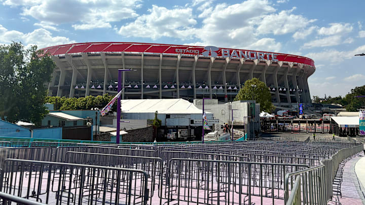 El Estadio Ciudad de México volvió a abrir sus puertas para el amistoso entre México y Portugal. El Estadio Ciudad de México volvió a abrir sus puertas para el amistoso entre México y Portugal.