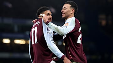 Watkins brilha e garante virada do Aston Villa em Stamford Bridge
