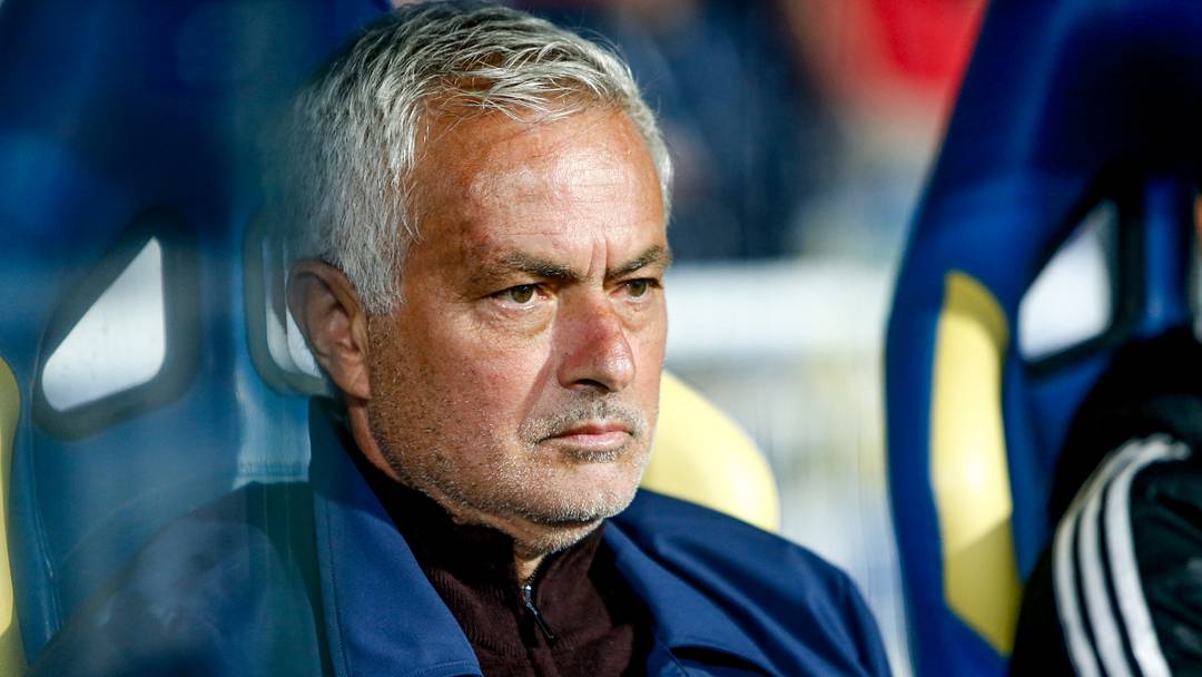GD Estoril Praia v SL Benfica - Primeira Liga