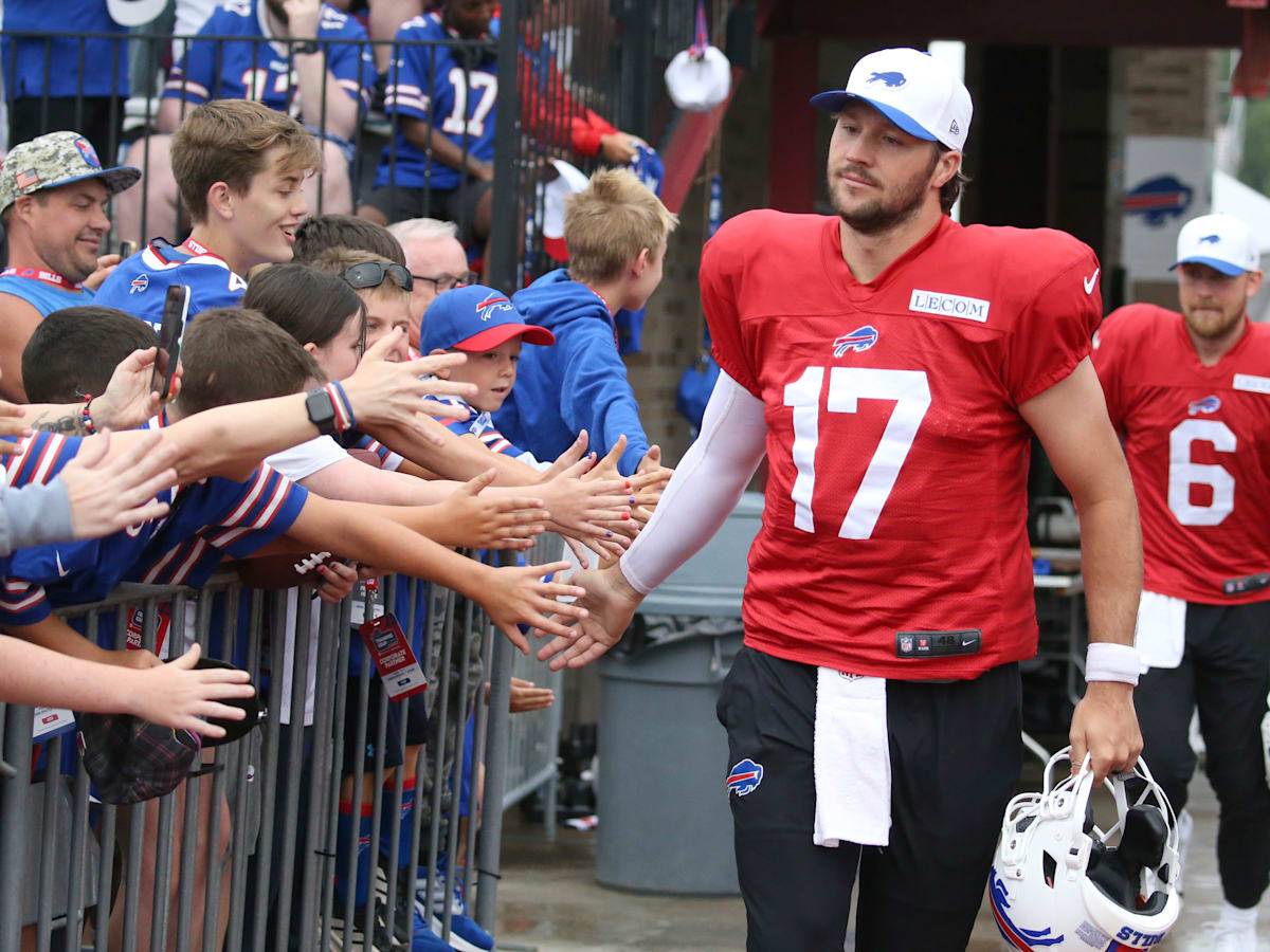 Josh Allen turns heads with eyebrow-raising new look at Buffalo Bills camp