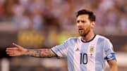 Lionel Messi s'en est pris à un ramasseur de balle face au Curaçao