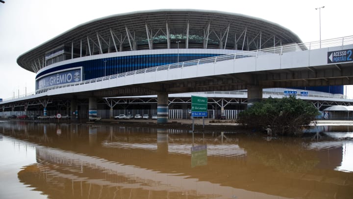 Arena teve parte da estrutura danificada