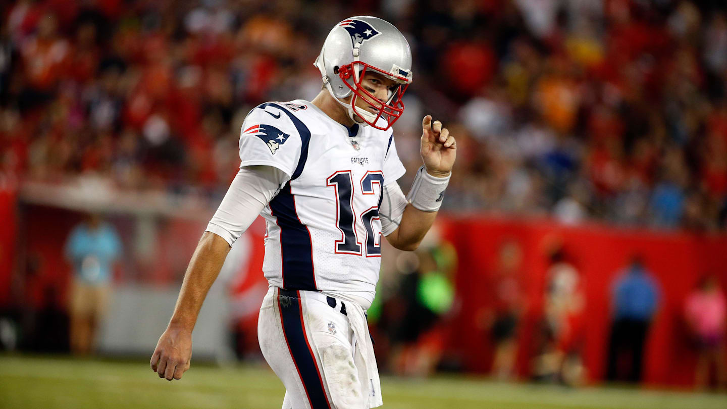 New England Patriots Wearing Rare Uniform Combination vs. New Orleans Saints