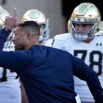 Nov 25, 2023; Stanford, California, USA; Notre Dame Fighting Irish head coach Marcus Freeman fires up his troops before taking on the Stanford Cardinal at Stanford Stadium. Mandatory Credit: D. Ross Cameron-USA TODAY Sports