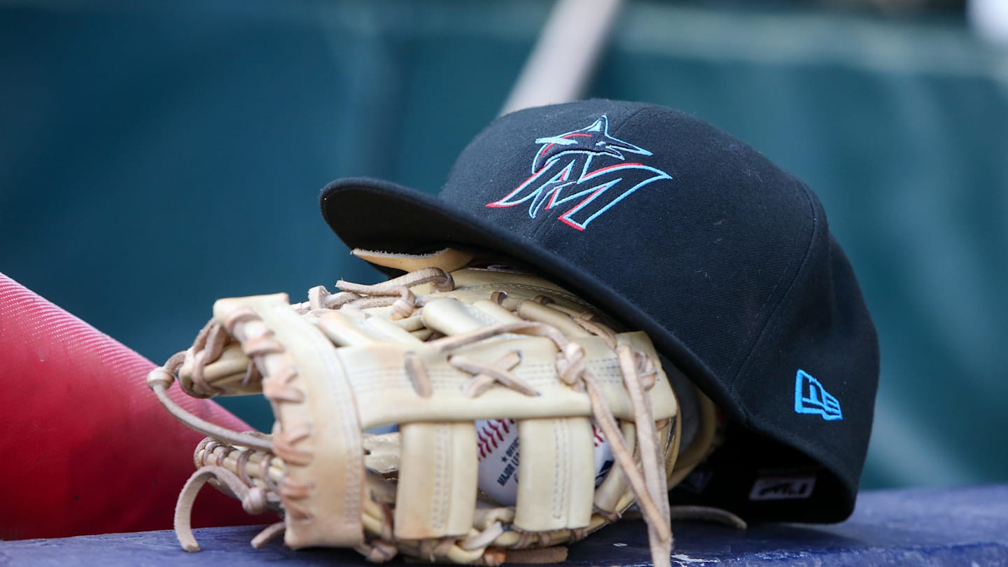 Marlins 8 Million Lefty Seen As Cardinals Blockbuster Trade Option