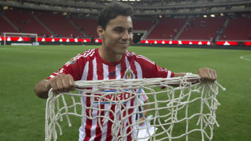 Omar Bravo logró romper el récord de Chava Reyes para instalarse como el máximo anotador en la historia del club.