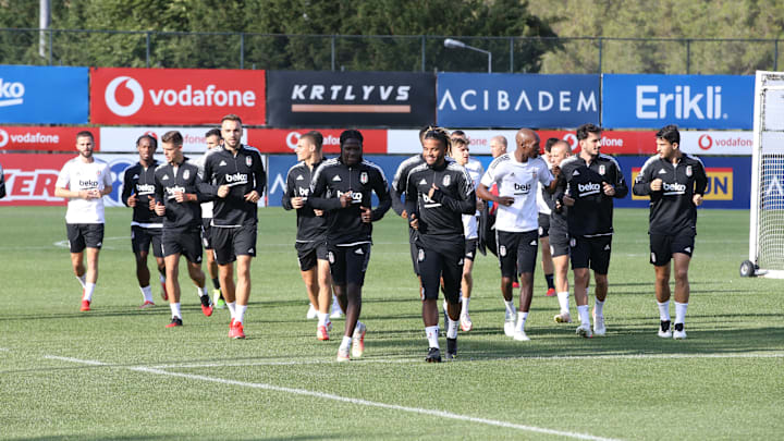 Beşiktaş oyuncuları koşu yapıyor. Beşiktaş oyuncuları koşu yapıyor.