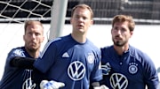 Oliver Baumann (links) und Manuel Neuer (mittig) trainierten einst gemeinsam beim DFB